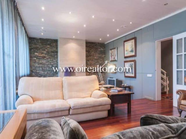 6 soveværelse Byhus til salg i Castelldefels - € 1.380.000 (Ref: 9203553)