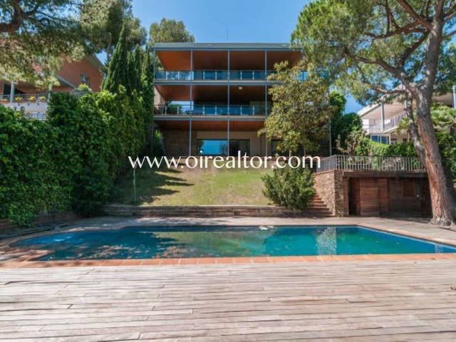 6 soveværelse Byhus til salg i Castelldefels - € 1.380.000 (Ref: 9203553)