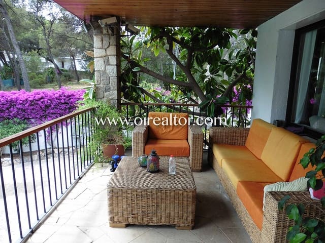 6 soveværelse Byhus til salg i Castelldefels med garage - € 2.590.000 (Ref: 9203555)