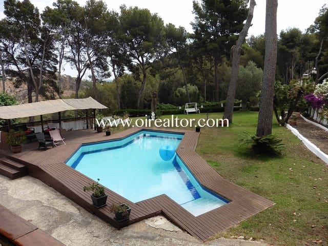 6 soveværelse Byhus til salg i Castelldefels med garage - € 2.590.000 (Ref: 9203555)