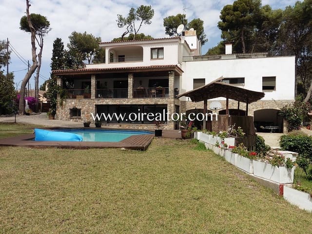 6 soveværelse Byhus til salg i Castelldefels med garage - € 2.590.000 (Ref: 9203555)