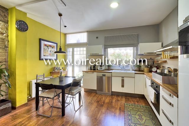 4 soverom Hus til salgs i Vilanova i la Geltrú med garasje - € 630 000 (Ref: 9203558)