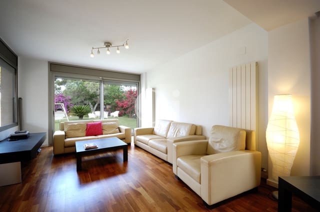 5 soverom Hus til salgs i Sant Vicenç de Montalt - € 750 000 (Ref: 9203569)