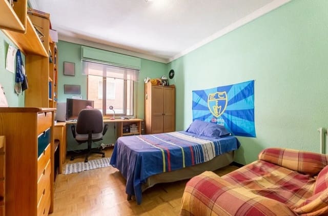 4 bedroom Flat for sale in Chamartín, Madrid city - € 495,000 (Ref: 9203599)