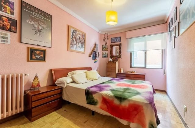 4 bedroom Flat for sale in Chamartín, Madrid city - € 495,000 (Ref: 9203599)