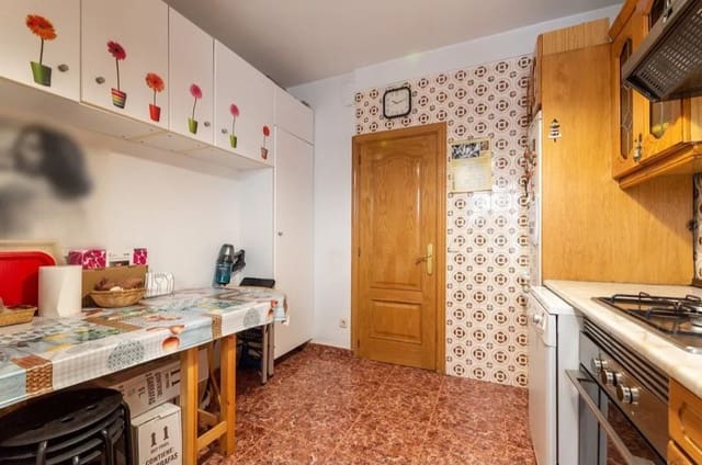 4 bedroom Flat for sale in Chamartín, Madrid city - € 495,000 (Ref: 9203599)