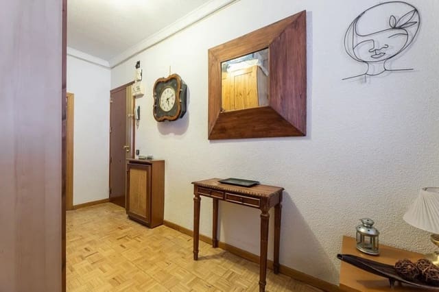 4 bedroom Flat for sale in Chamartín, Madrid city - € 495,000 (Ref: 9203599)