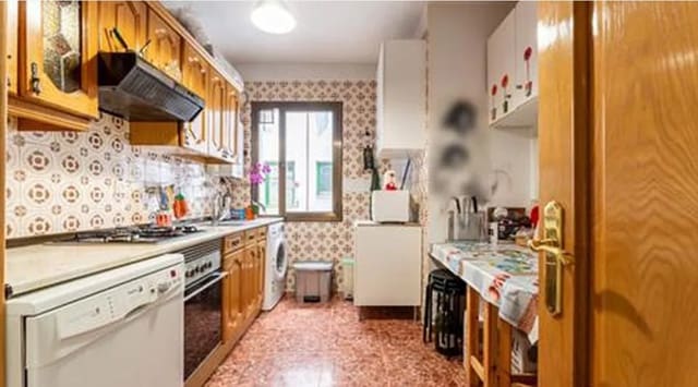 4 bedroom Flat for sale in Chamartín, Madrid city - € 495,000 (Ref: 9203599)