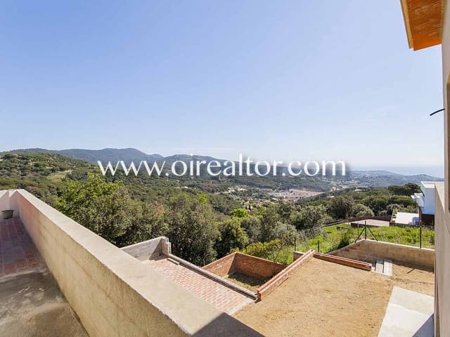 3 bedroom Townhouse for sale in Sant Andreu de Llavaneres with garage - € 558,000 (Ref: 9203603)