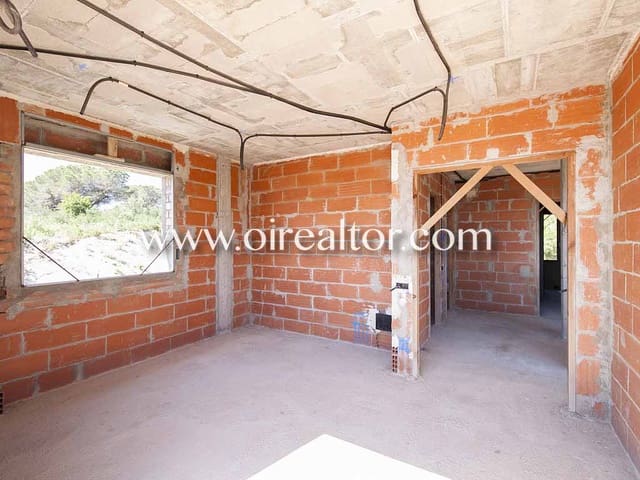 3 bedroom Townhouse for sale in Sant Andreu de Llavaneres with garage - € 558,000 (Ref: 9203603)