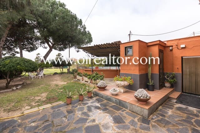 5 bedroom Townhouse for sale in Mataró with garage - € 1,550,000 (Ref: 9203609)