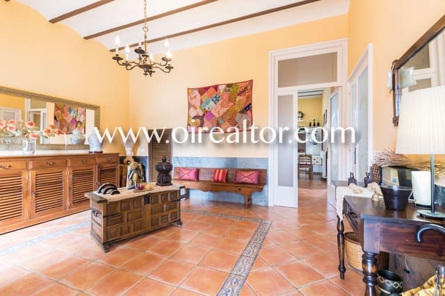 5 bedroom Townhouse for sale in Mataró with garage - € 1,550,000 (Ref: 9203609)