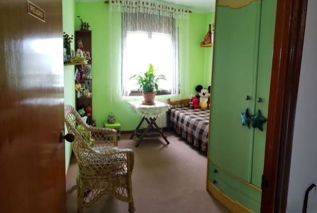 3 slaapkamer Finca/Landhuis te koop in Nou Barris, Barcelona stad - € 399.000 (Ref: 9203632)