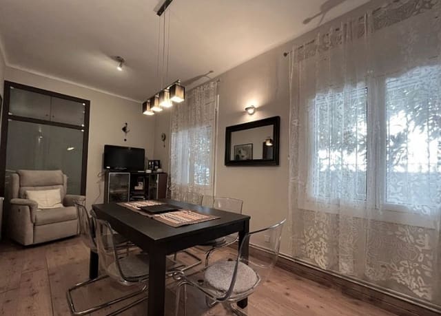 Piso de 8 habitaciones en Castelldefels en venta - 890.000 € (Ref: 9203639)