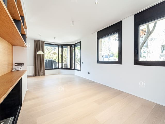 5 bedroom Townhouse for sale in Sarrià, Barcelona city with garage - € 1,750,000 (Ref: 9203640)