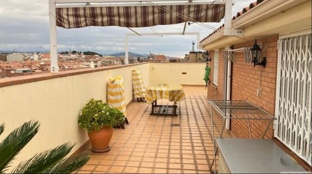 4 bedroom Flat for sale in Malgrat de Mar - € 320,000 (Ref: 9203643)