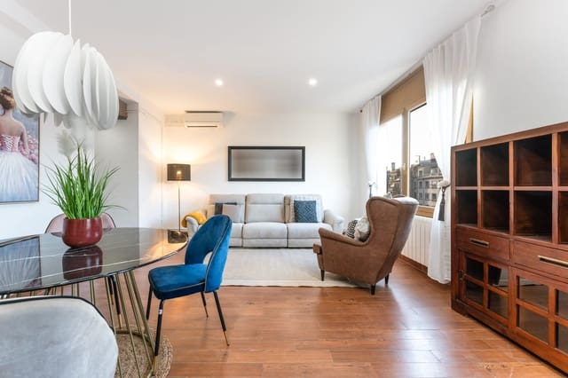 1 bedroom Penthouse for rent in L'Antiga Esquerra de L'Eixample, Barcelona city - € 1,650 (Ref: 9203652)