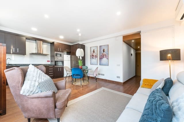 1 bedroom Penthouse for rent in L'Antiga Esquerra de L'Eixample, Barcelona city - € 1,650 (Ref: 9203652)