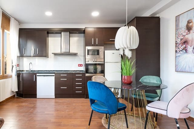 1 bedroom Penthouse for rent in L'Antiga Esquerra de L'Eixample, Barcelona city - € 1,650 (Ref: 9203652)