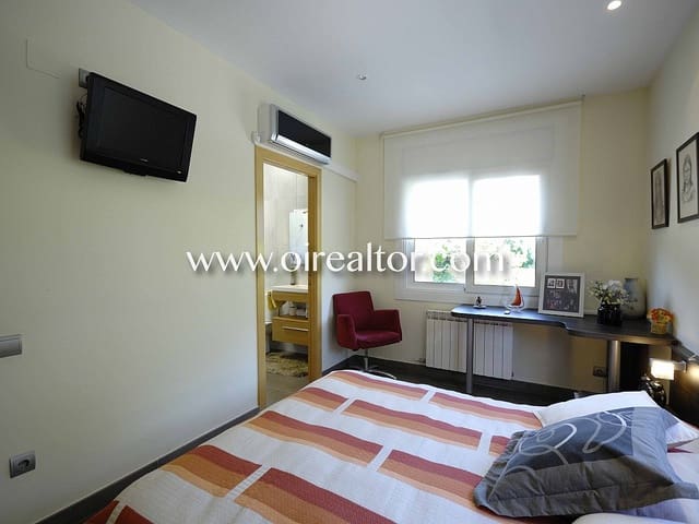 6 bedroom Townhouse for sale in Sant Antoni de Vilamajor with garage - € 490,000 (Ref: 9203670)