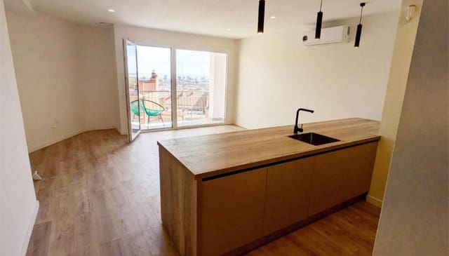 3 bedroom Flat for sale in El Guinardó, Barcelona city - € 429,000 (Ref: 9203690)