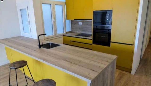 3 bedroom Flat for sale in El Guinardó, Barcelona city - € 429,000 (Ref: 9203690)