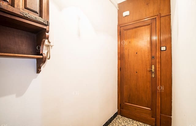 3 bedroom Flat for sale in La Sagrada Família, Barcelona city - € 299,000 (Ref: 9203709)