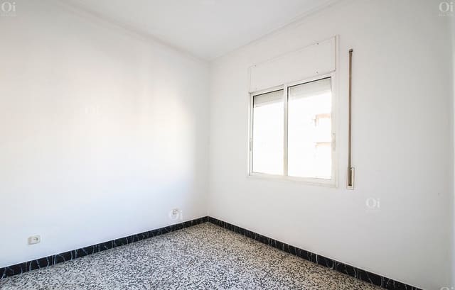 3 bedroom Flat for sale in La Sagrada Família, Barcelona city - € 299,000 (Ref: 9203709)