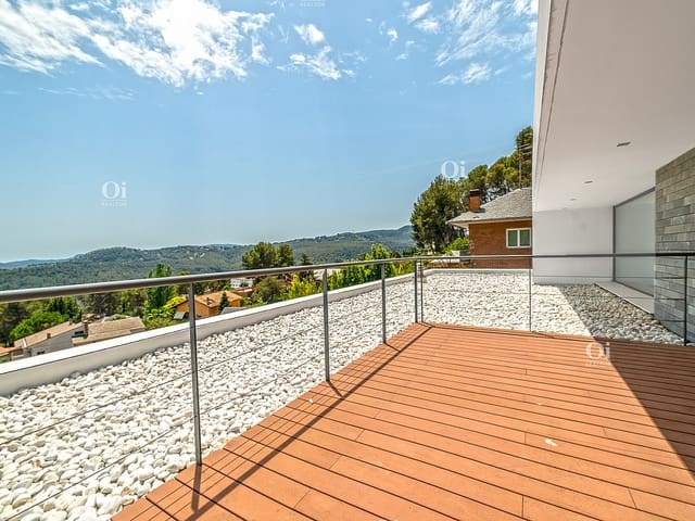 5 bedroom Townhouse for sale in Fontpineda with pool garage - € 2,000,000 (Ref: 9203714)