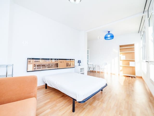 4 quarto Apartamento para arrendar em Sants-Montjuïc, Barcelona cidade - 2 700 € (Ref: 9203726)