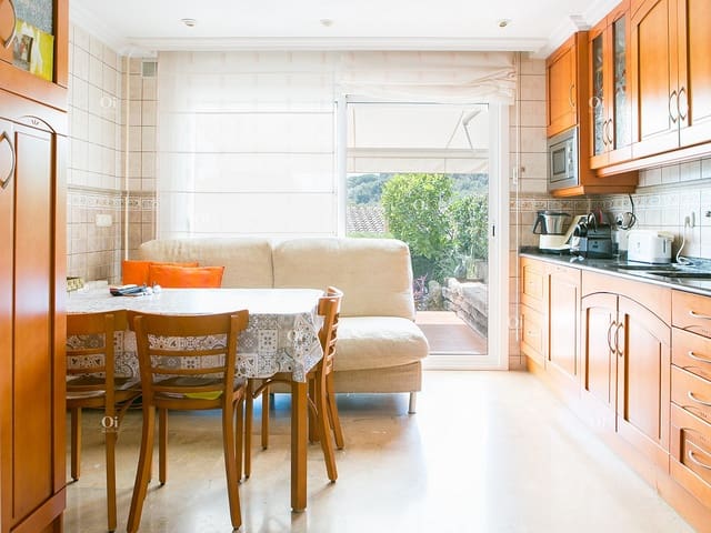 4 bedroom Townhouse for sale in Alella with garage - € 690,000 (Ref: 9203727)