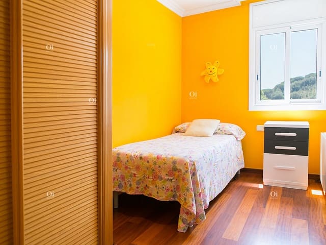 4 bedroom Townhouse for sale in Alella with garage - € 690,000 (Ref: 9203727)