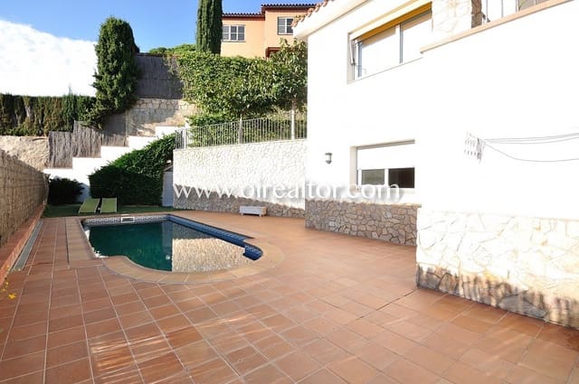 4 bedroom Townhouse for sale in Arenys de Munt with pool garage - € 475,000 (Ref: 9203733)
