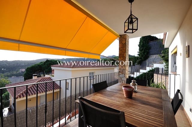 4 bedroom Townhouse for sale in Arenys de Munt with pool garage - € 475,000 (Ref: 9203733)