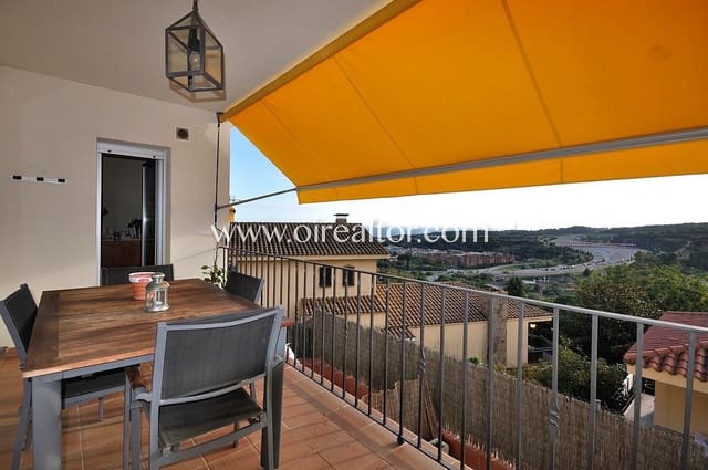 4 bedroom Townhouse for sale in Arenys de Munt with pool garage - € 475,000 (Ref: 9203733)