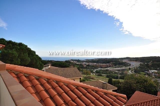 4 bedroom Townhouse for sale in Arenys de Munt with pool garage - € 475,000 (Ref: 9203733)