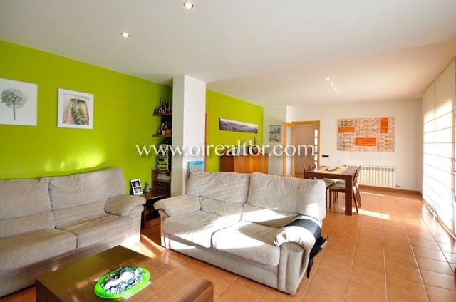 4 bedroom Townhouse for sale in Arenys de Munt with pool garage - € 475,000 (Ref: 9203733)