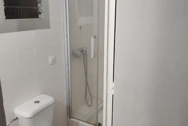 3 bedroom Flat for sale in El Guinardó, Barcelona city - € 282,000 (Ref: 9203746)