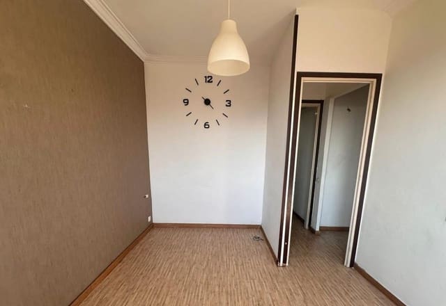 3 bedroom Flat for sale in El Guinardó, Barcelona city - € 282,000 (Ref: 9203746)