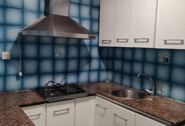 3 bedroom Flat for sale in El Guinardó, Barcelona city - € 282,000 (Ref: 9203746)