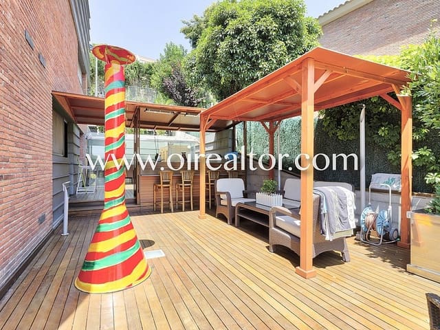 4 soveværelse Byhus til salg i Castelldefels - € 3.100.000 (Ref: 9203784)