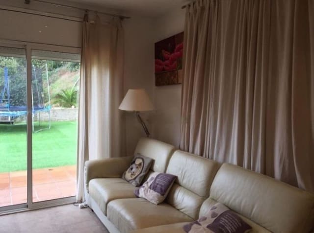 3 bedroom Townhouse for sale in Dosrius - € 422,000 (Ref: 9203808)