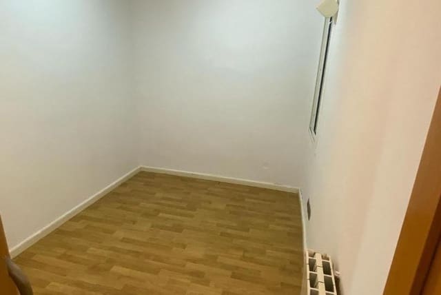 3 bedroom Flat for sale in Can Baró, Barcelona city - € 240,000 (Ref: 9203815)