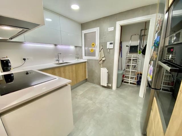 3 bedroom Flat for sale in Vallcarca i Els Penitents, Barcelona city - € 670,000 (Ref: 9203821)