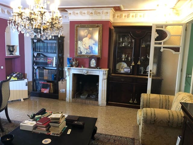 5 bedroom Townhouse for sale in Esplugues de Llobregat - € 850,000 (Ref: 9203850)