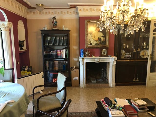 5 bedroom Townhouse for sale in Esplugues de Llobregat - € 850,000 (Ref: 9203850)