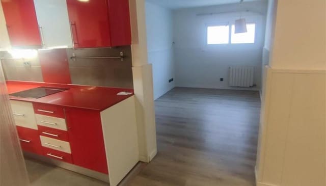 3 bedroom Flat for sale in El Coll, Barcelona city - € 195,000 (Ref: 9203868)