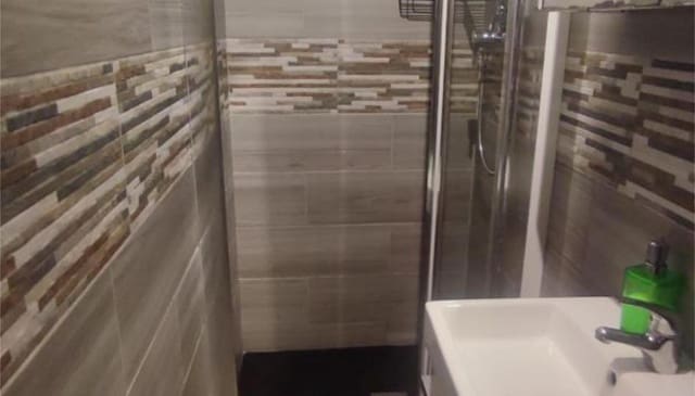 3 bedroom Flat for sale in El Coll, Barcelona city - € 195,000 (Ref: 9203868)