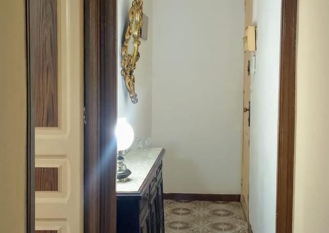 3 bedroom Flat for sale in El Camp d'en Grassot i Gràcia Nova, Barcelona city - € 335,000 (Ref: 9203878)