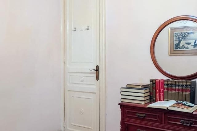 3 bedroom Flat for sale in El Camp d'en Grassot i Gràcia Nova, Barcelona city - € 335,000 (Ref: 9203878)